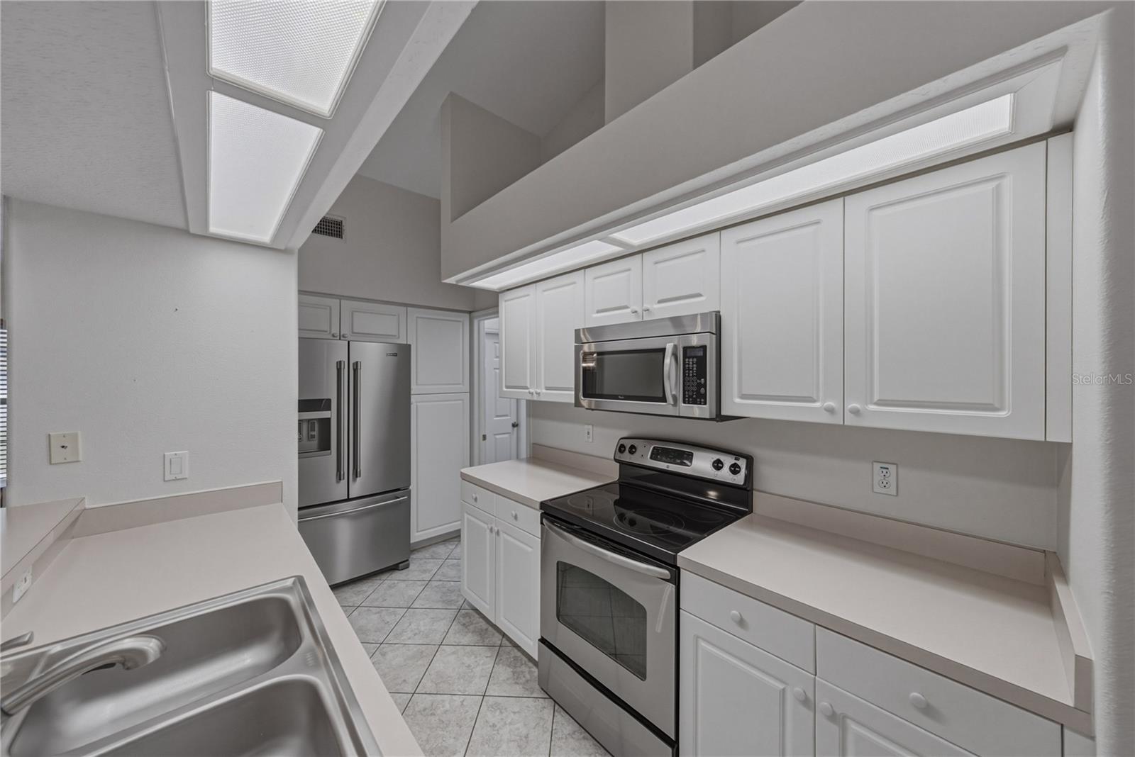 6232 HUNTINGTON DR — photo 23
