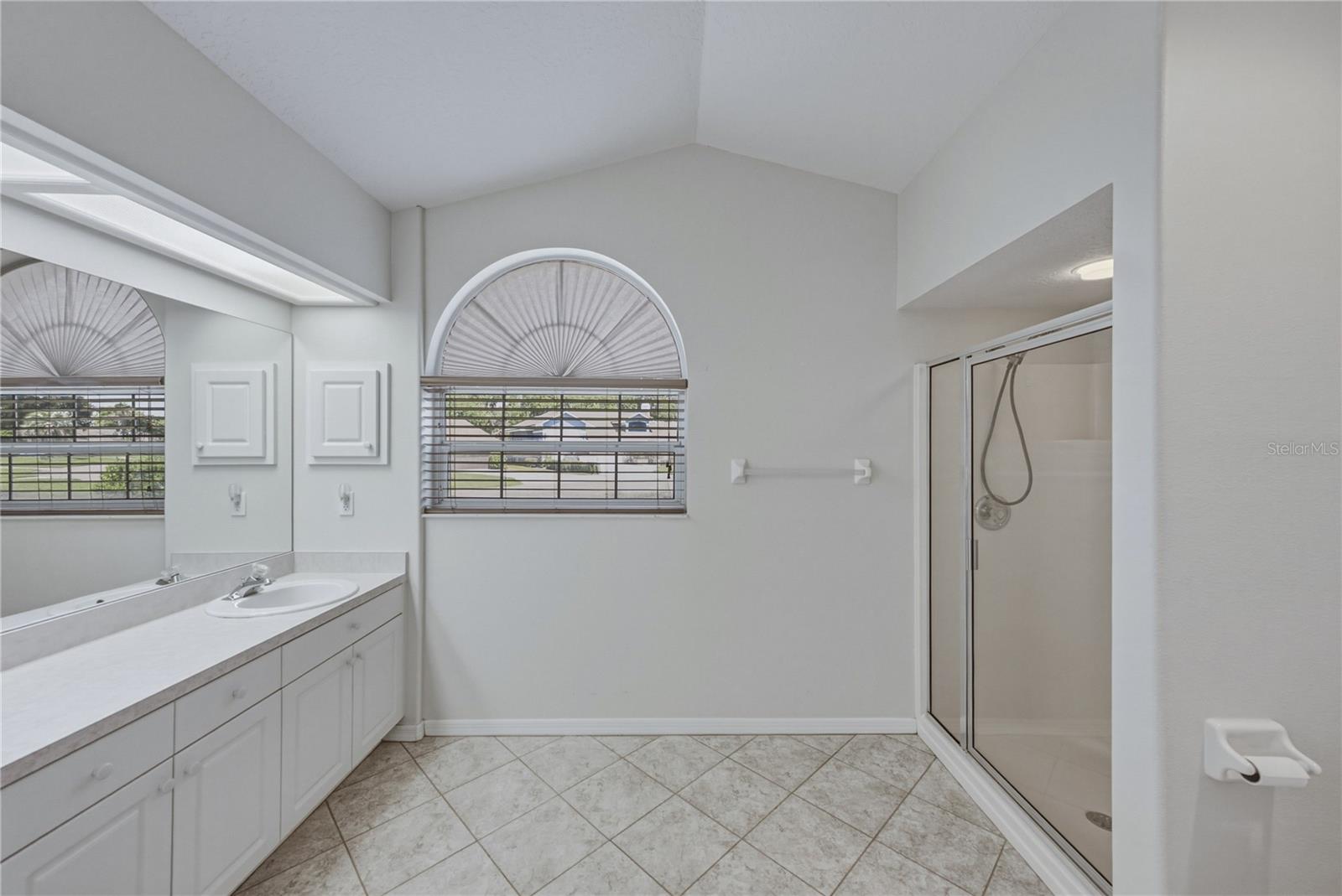 6232 HUNTINGTON DR — photo 32