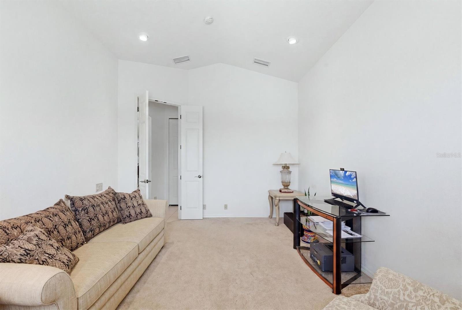 815 TROPEZ LN — photo 37
