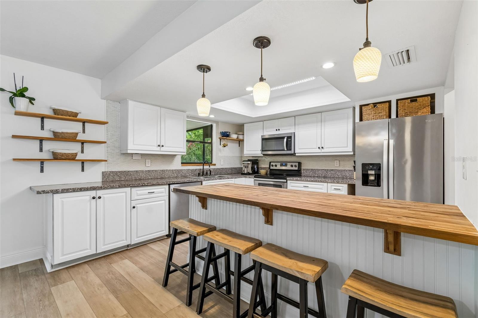 22408 SHORESIDE DR — photo 9