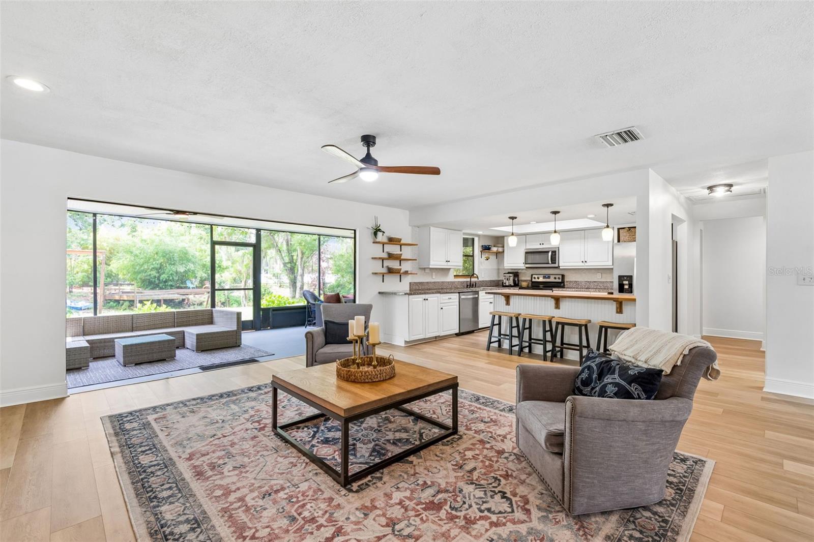 22408 SHORESIDE DR — photo 8