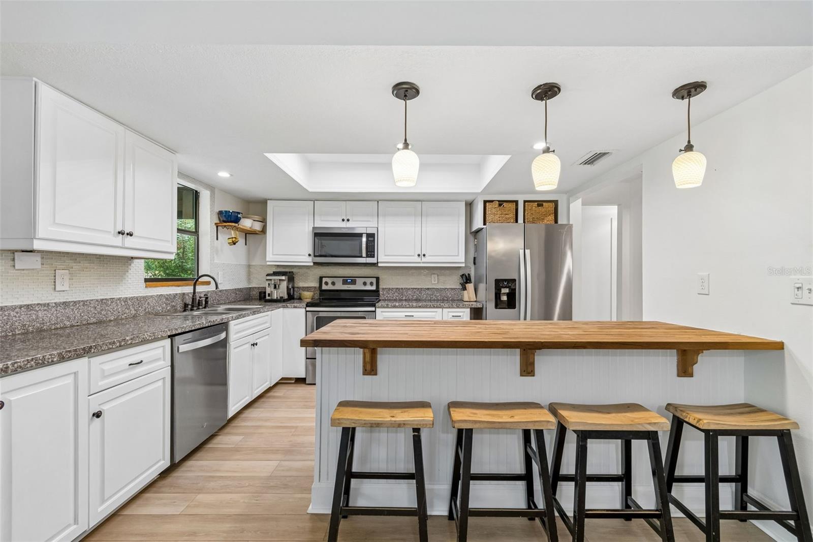22408 SHORESIDE DR — photo 10