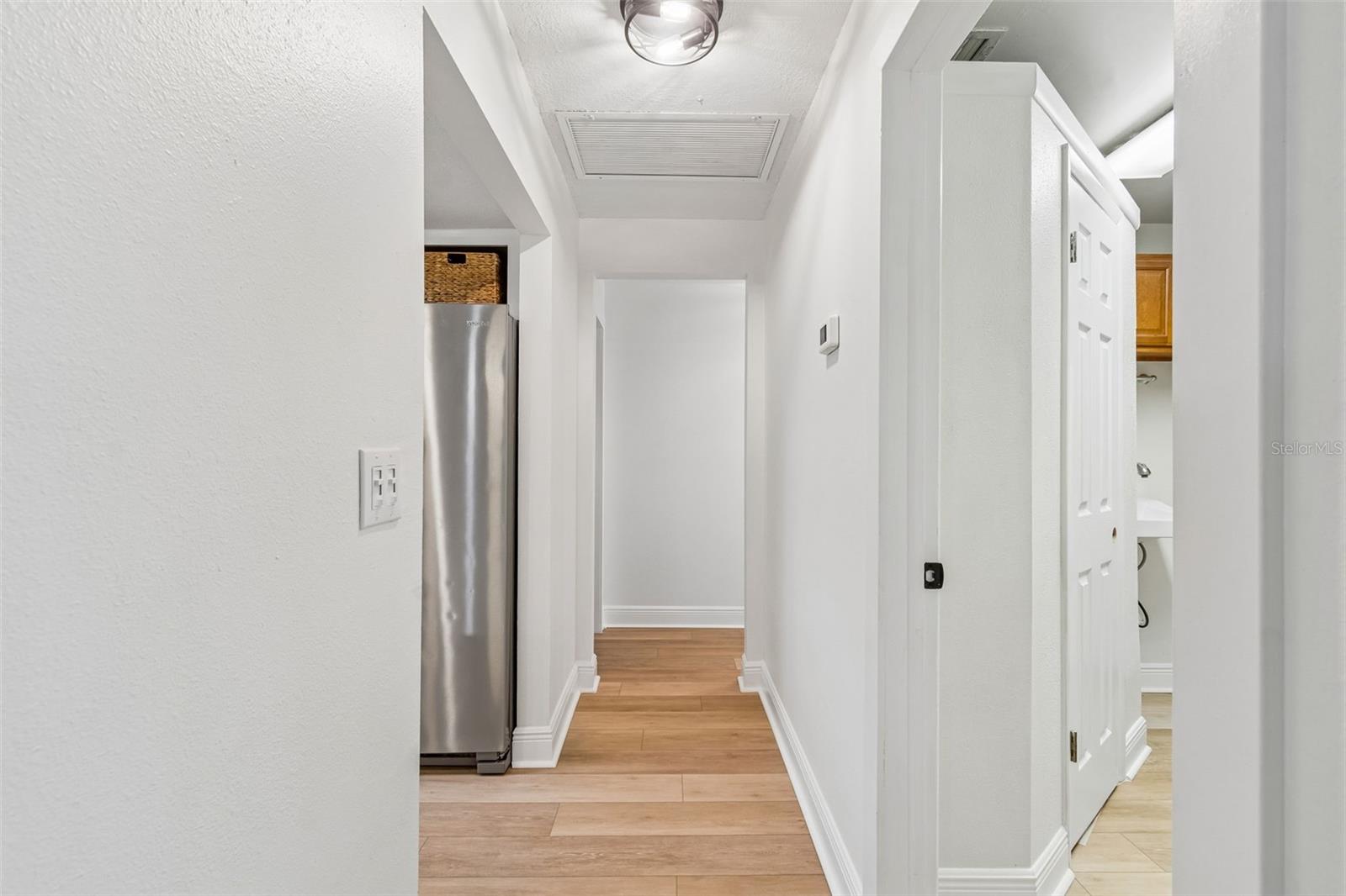 22408 SHORESIDE DR — photo 34