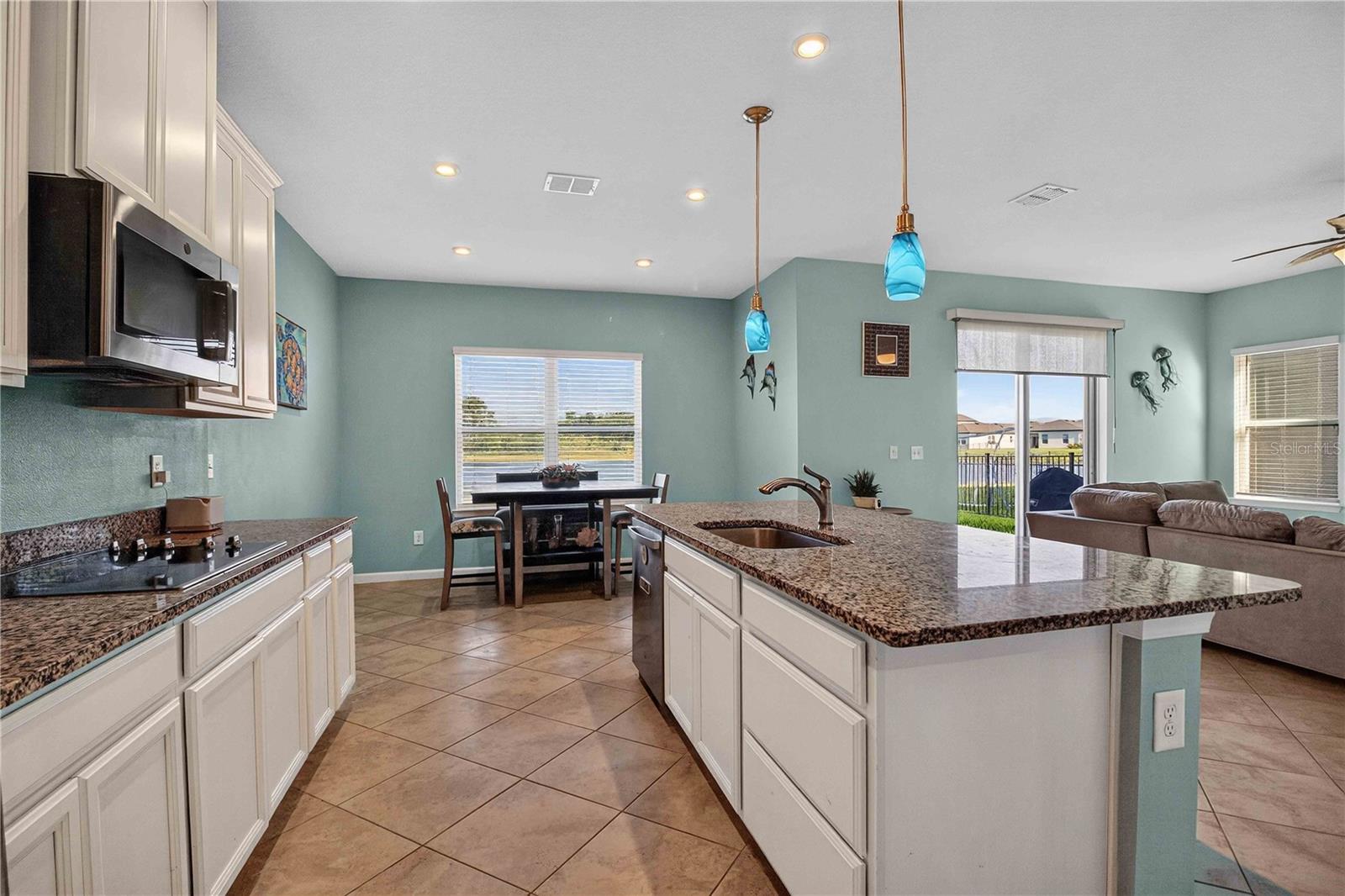 8715 SUNSHOWER PL — photo 13