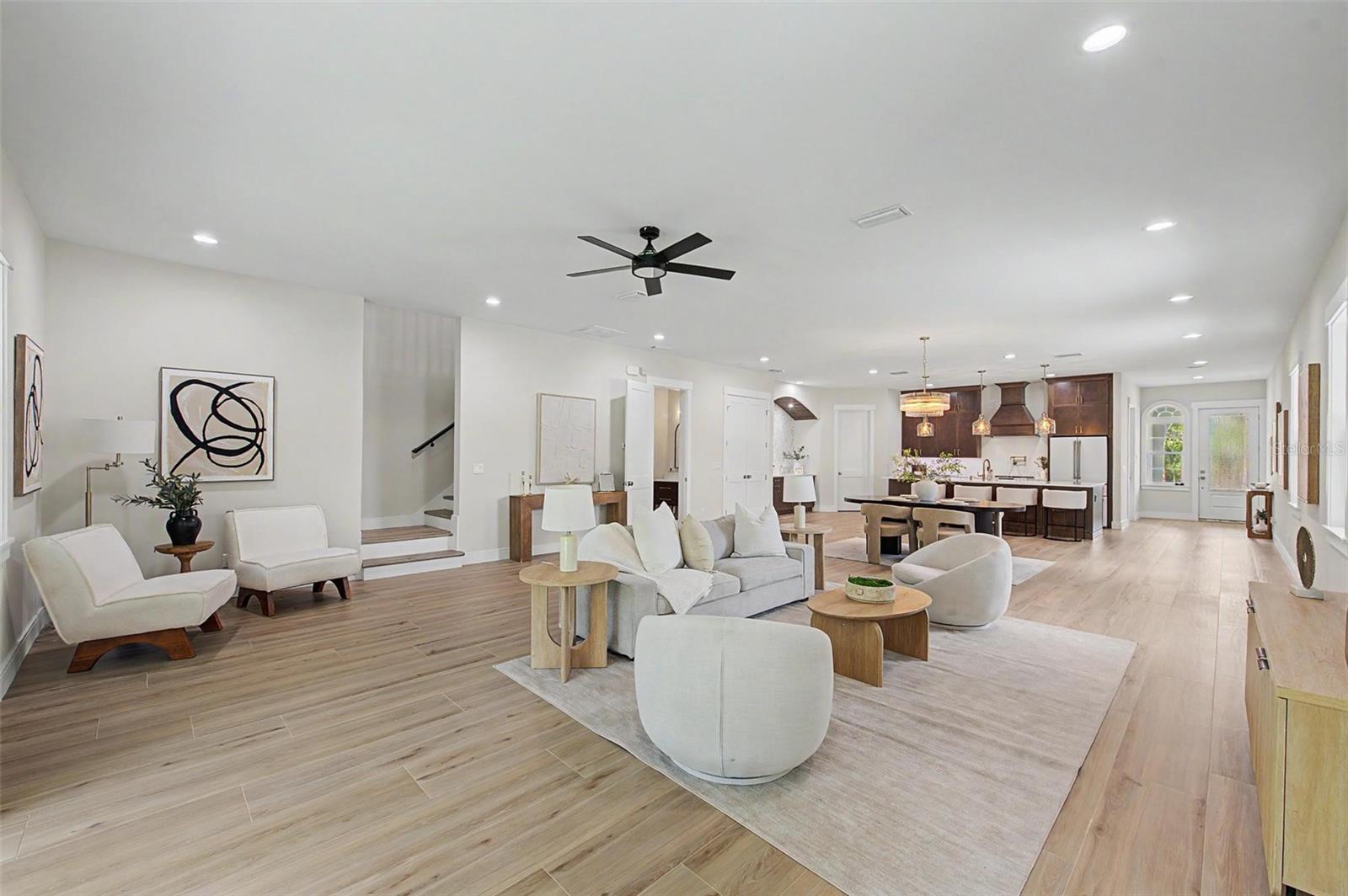 110 S ARRAWANA AVE #1 — photo 11