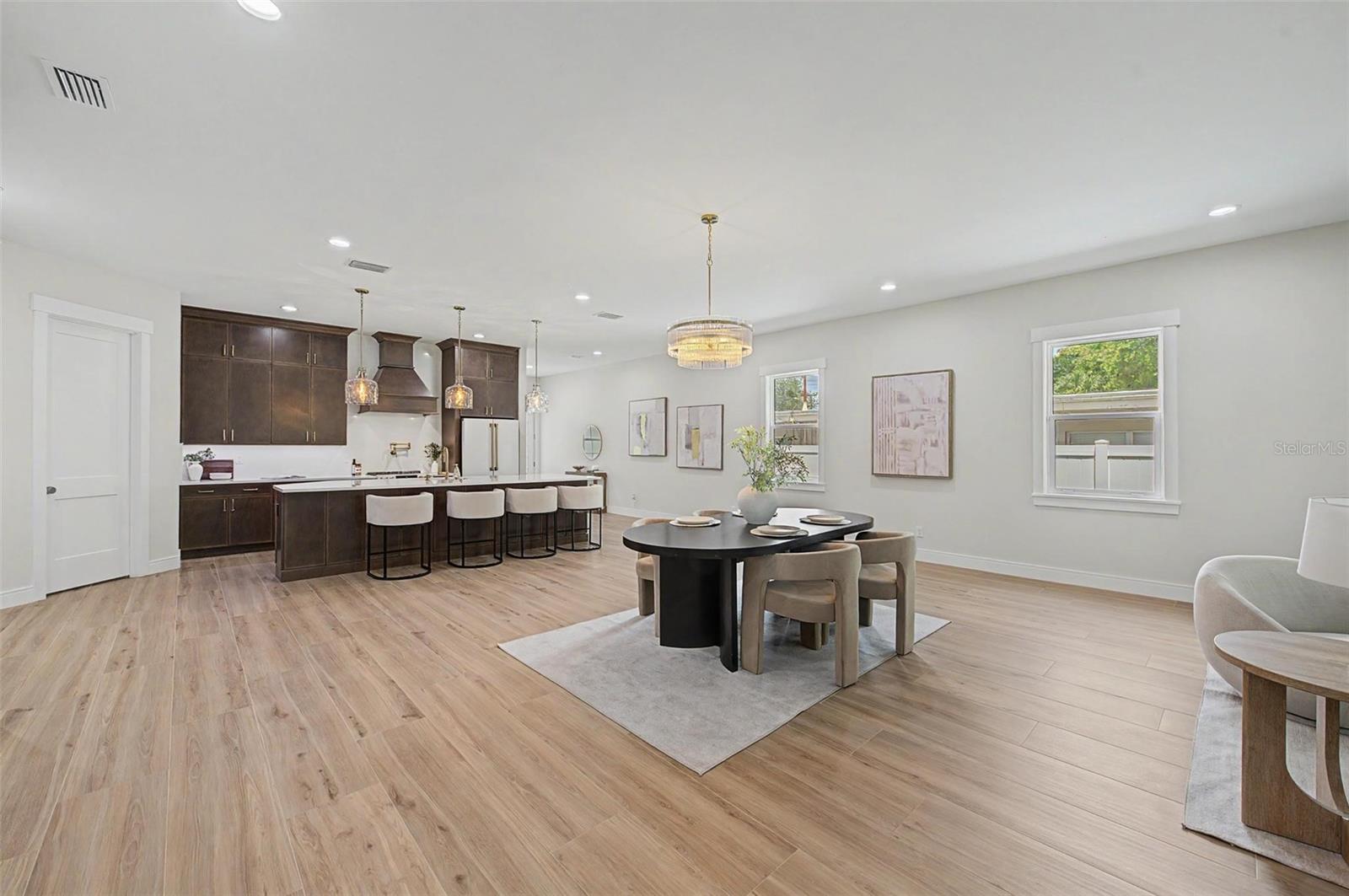 110 S ARRAWANA AVE #1 — photo 6