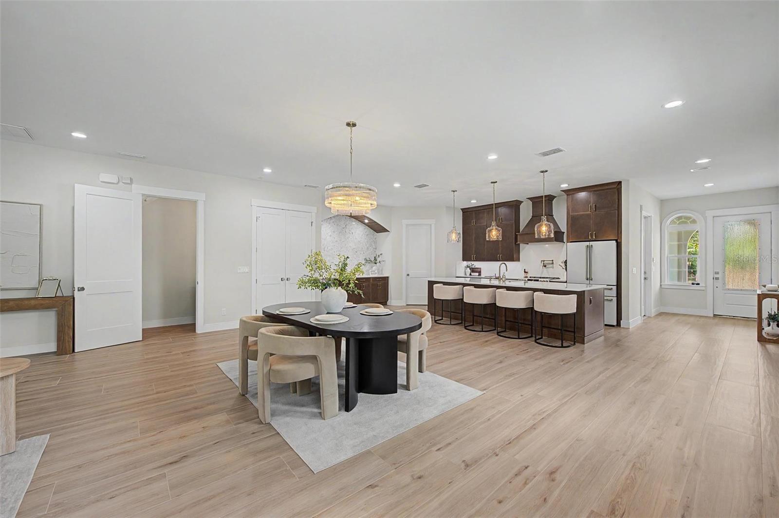 110 S ARRAWANA AVE #1 — photo 7