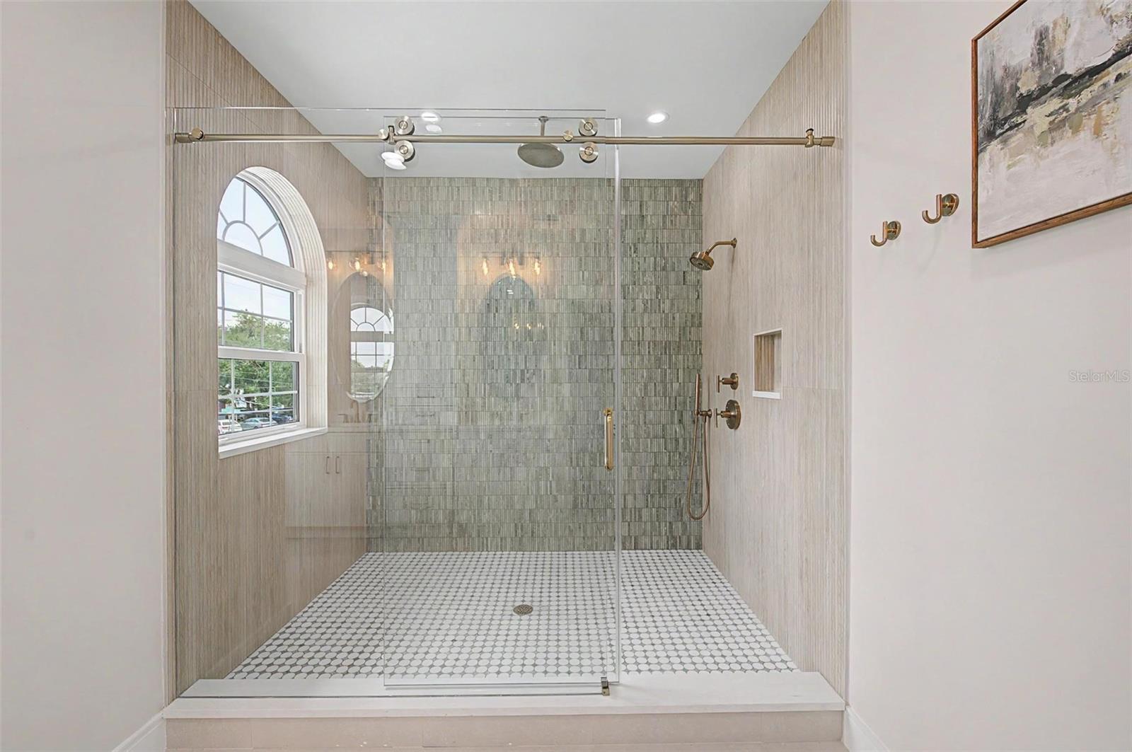 110 S ARRAWANA AVE #1 — photo 28