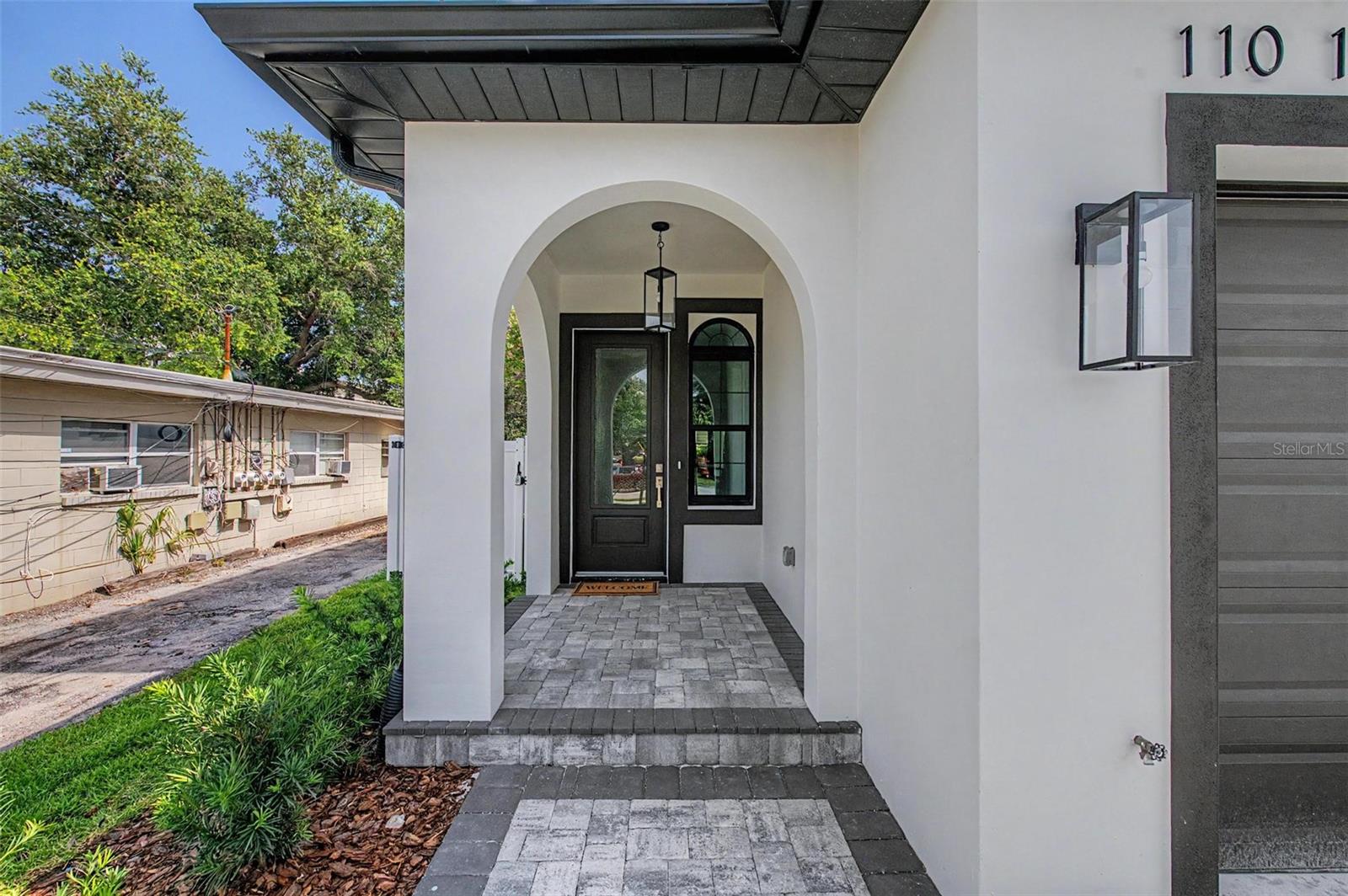 110 S ARRAWANA AVE #1 — photo 3