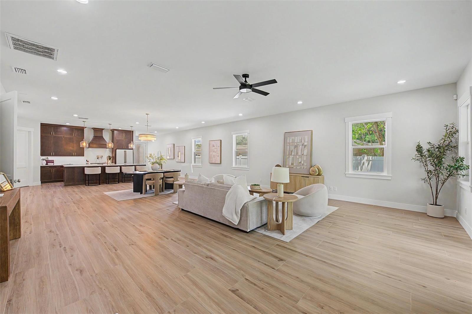 110 S ARRAWANA AVE #1 — photo 5