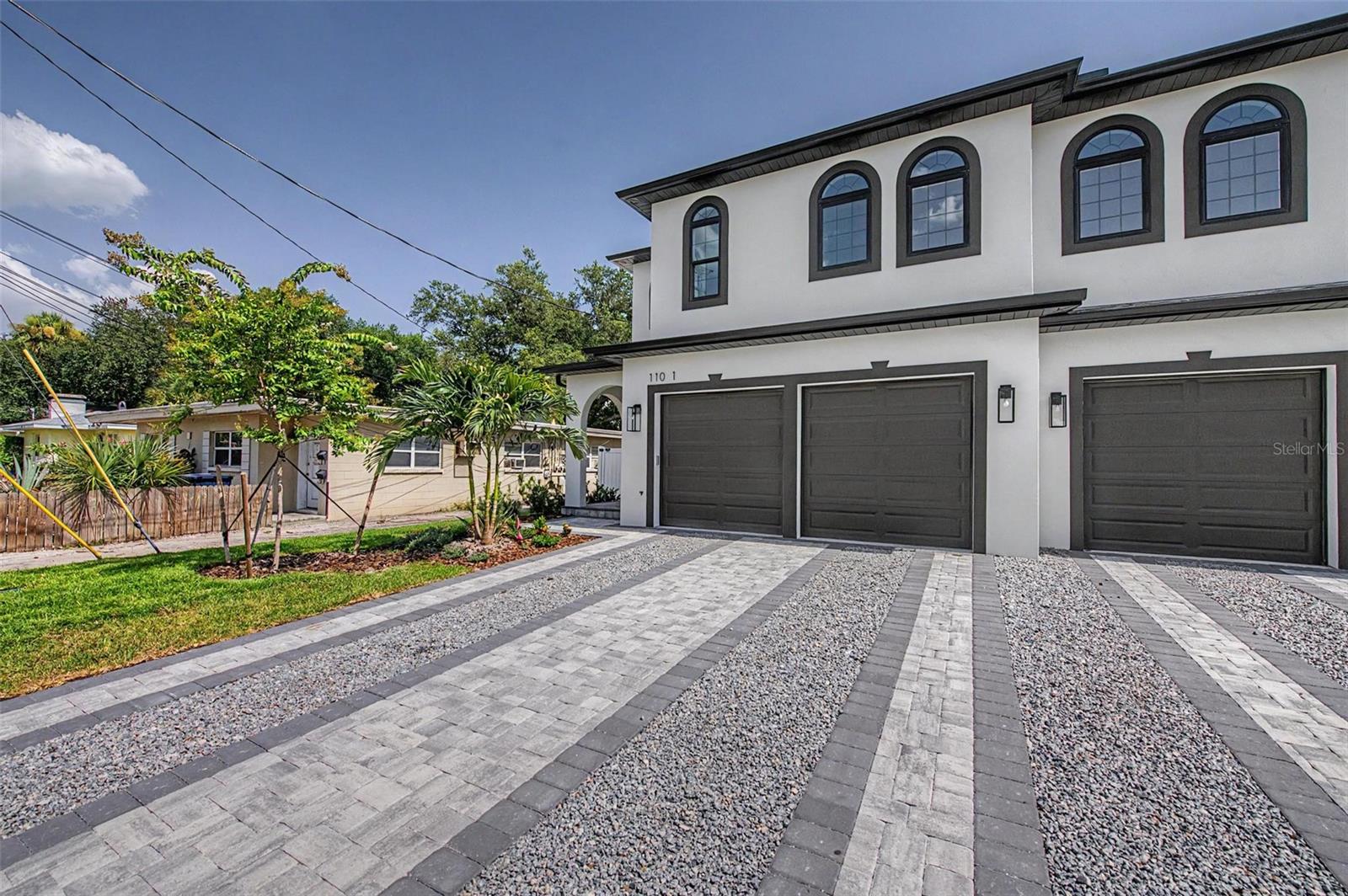 110 S ARRAWANA AVE #1 — photo 4