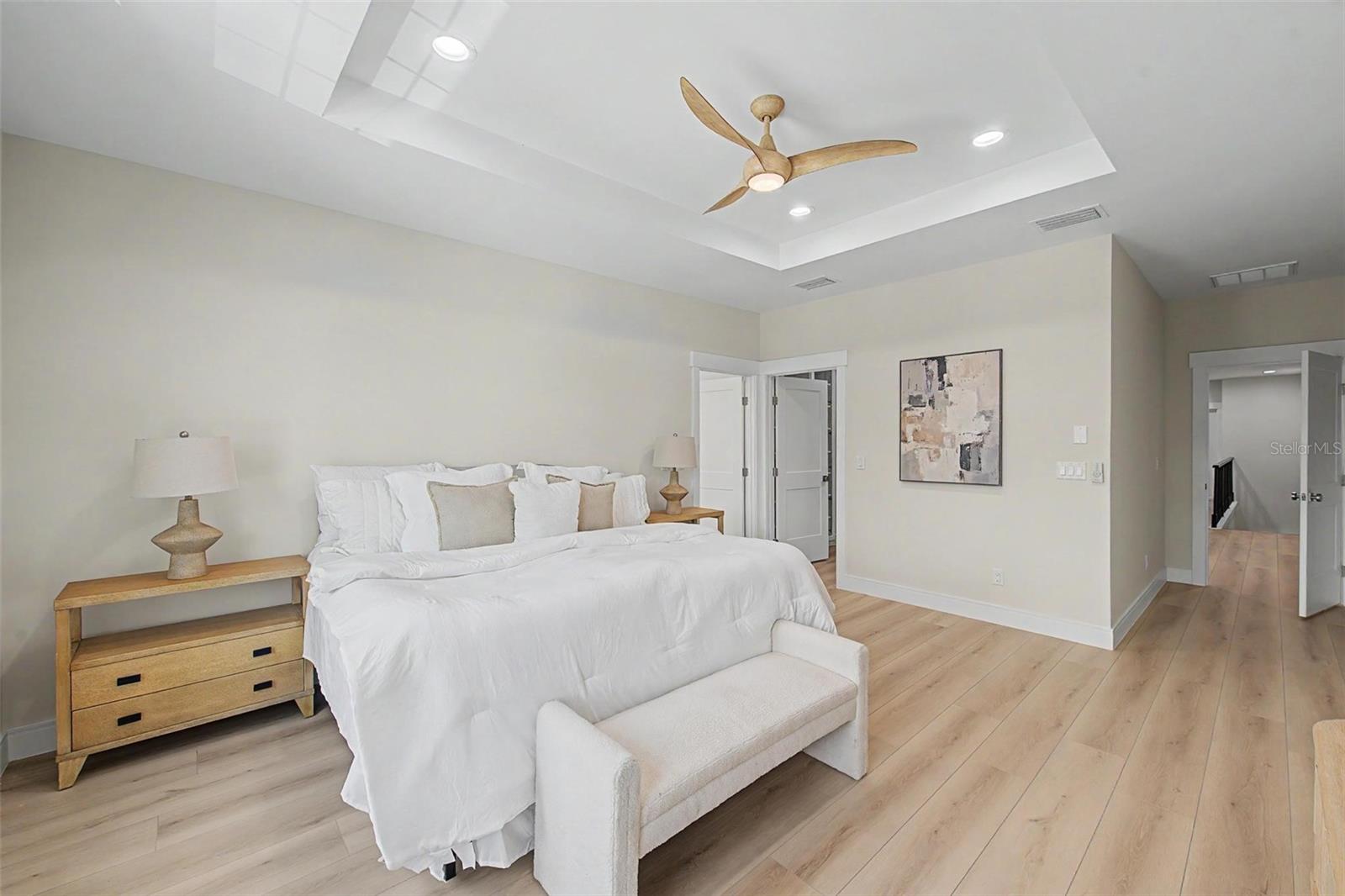 110 S ARRAWANA AVE #1 — photo 23