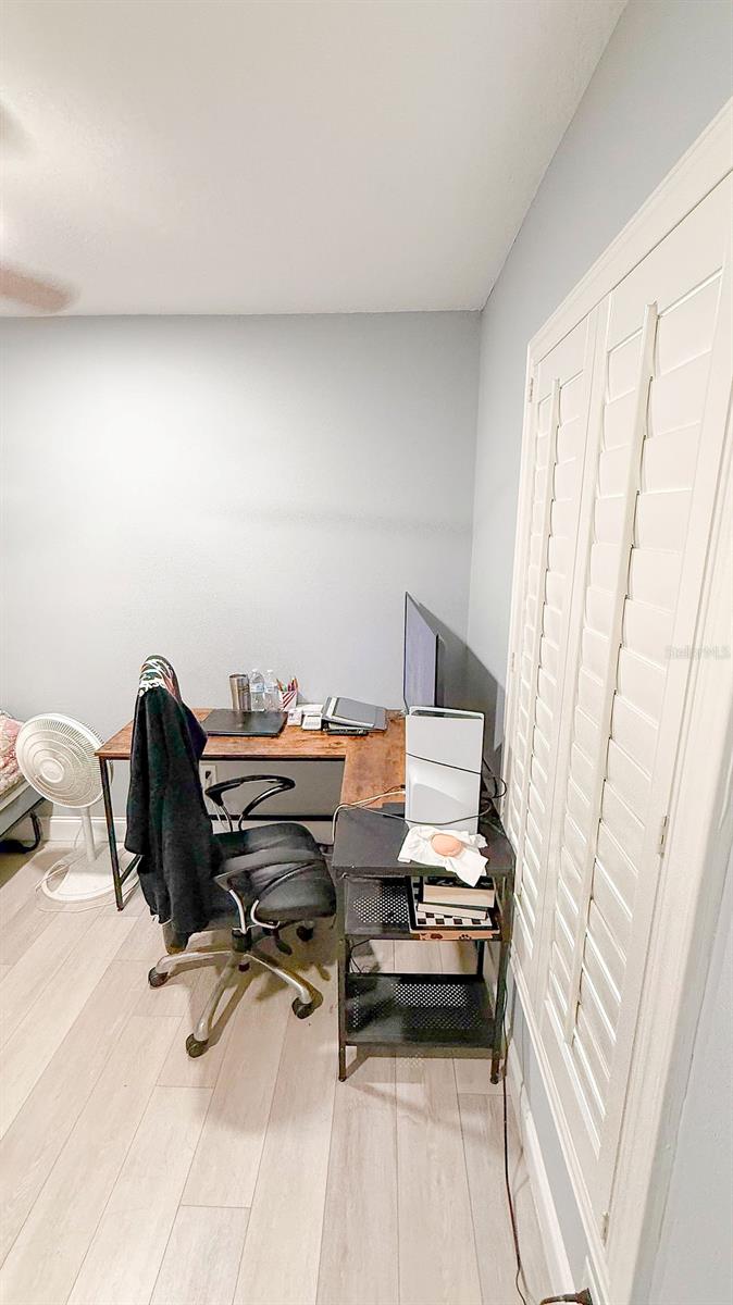 11001 N ARMENIA AVE — photo 31
