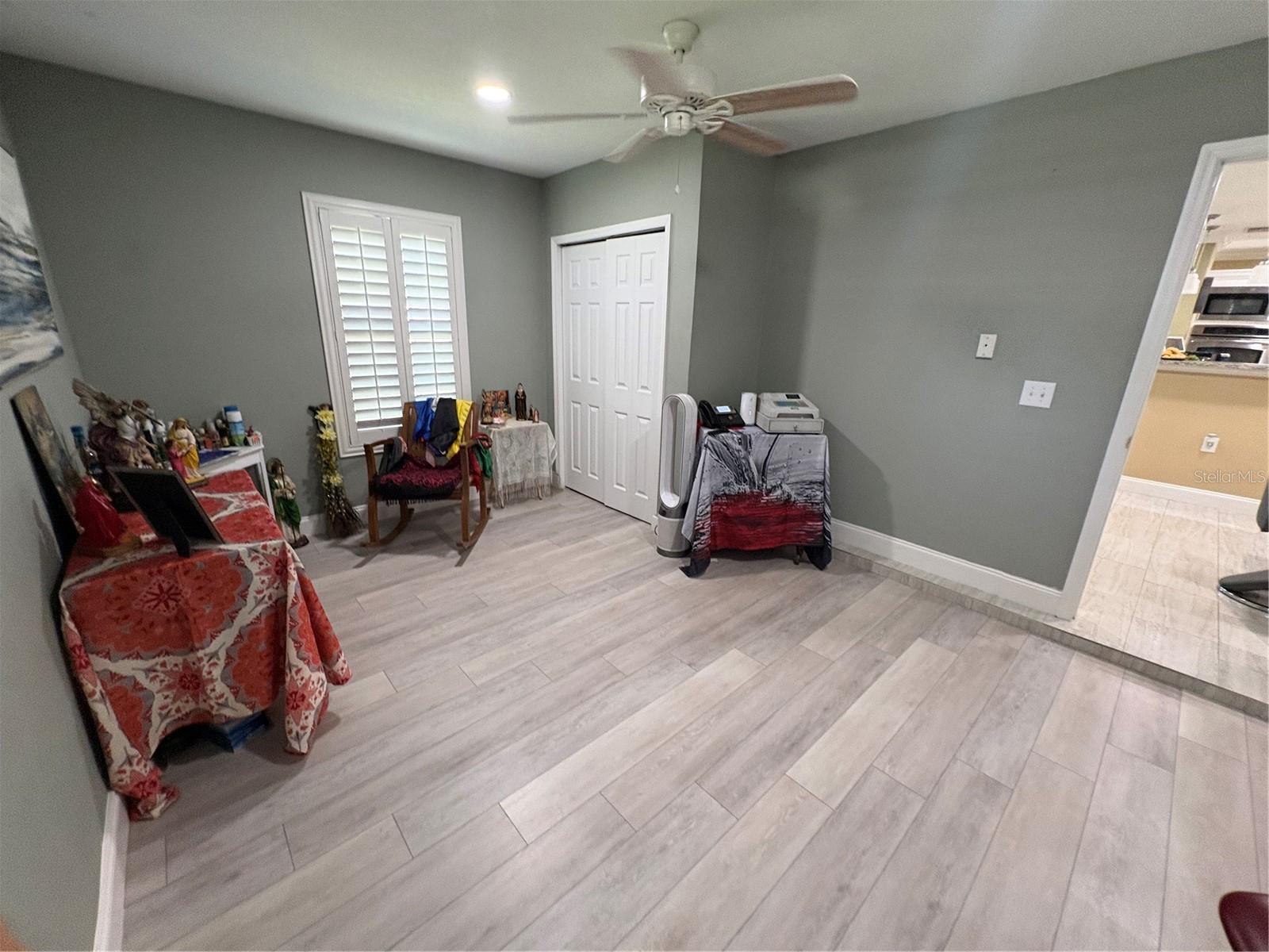 11001 N ARMENIA AVE — photo 37