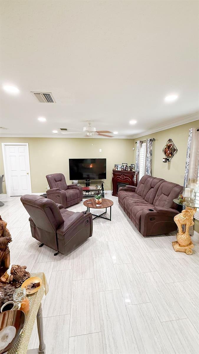 11001 N ARMENIA AVE — photo 13