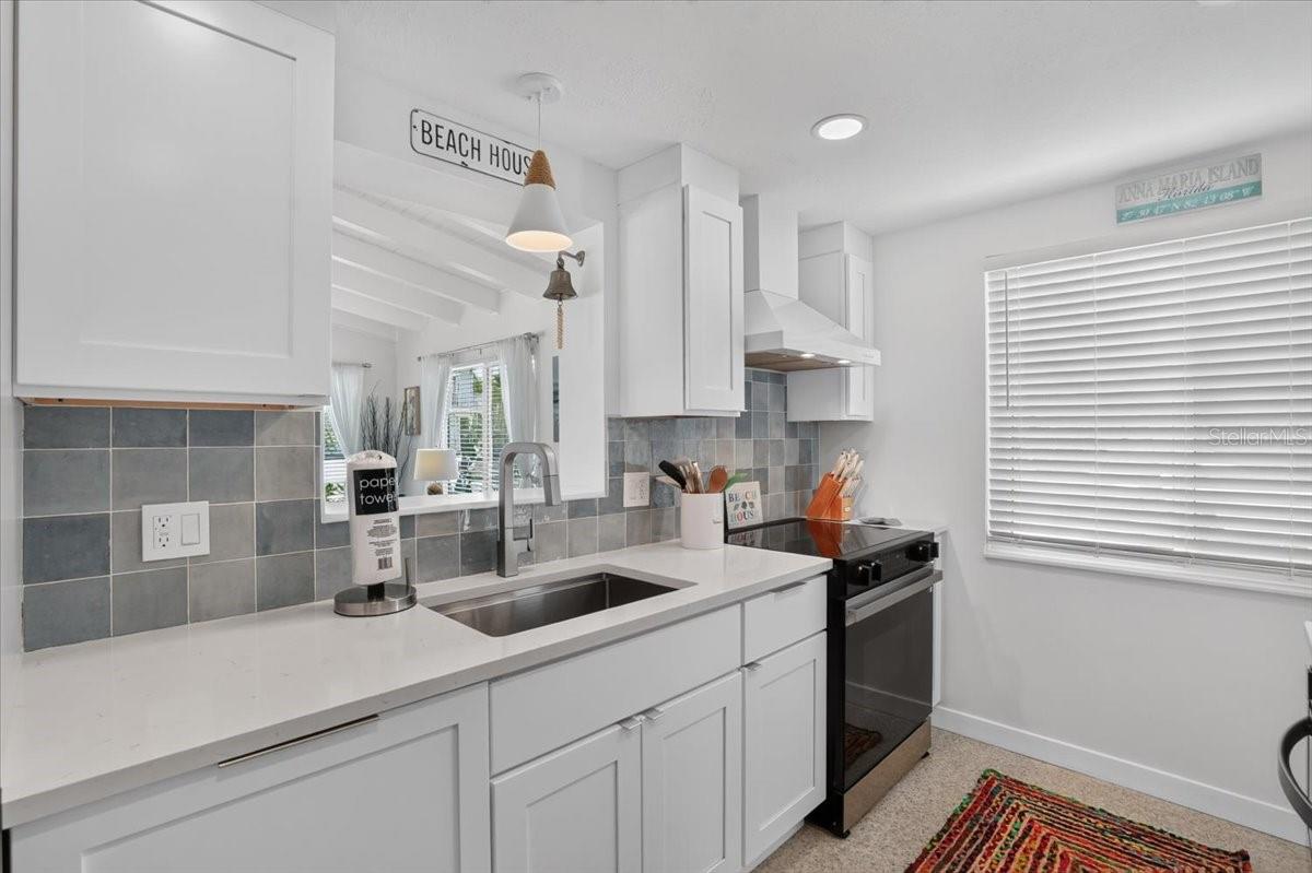 6203 HOLMES BLVD — photo 46