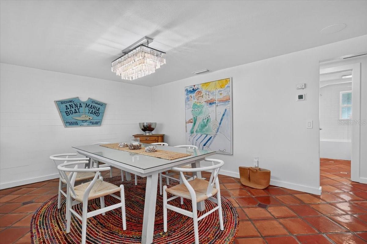 6203 HOLMES BLVD — photo 13
