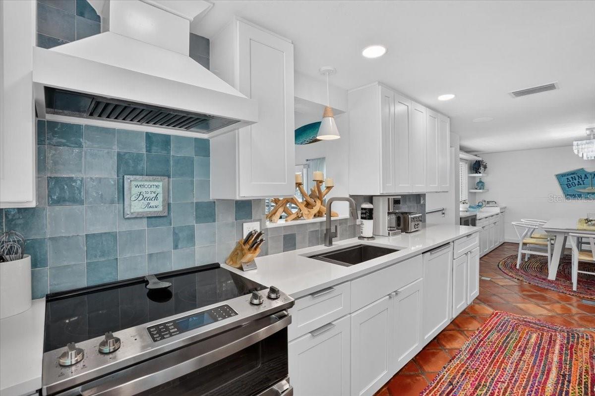 6203 HOLMES BLVD — photo 20