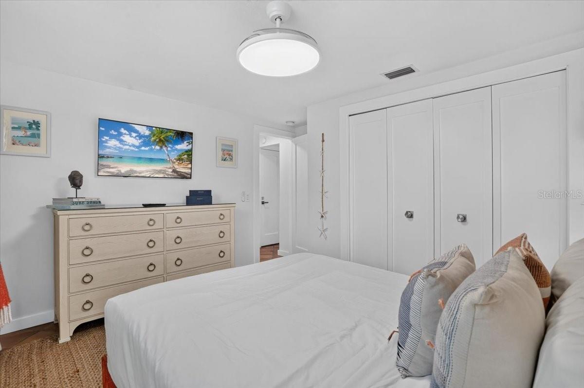 6203 HOLMES BLVD — photo 22
