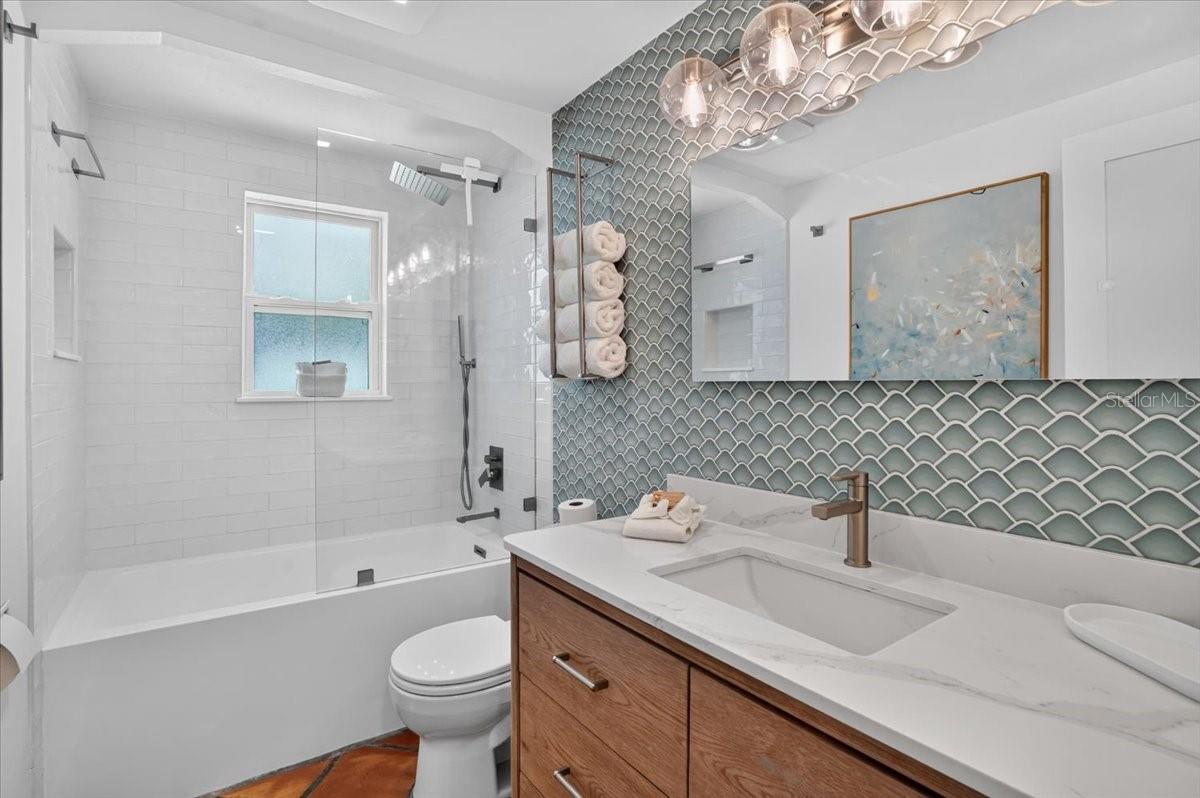 6203 HOLMES BLVD — photo 27