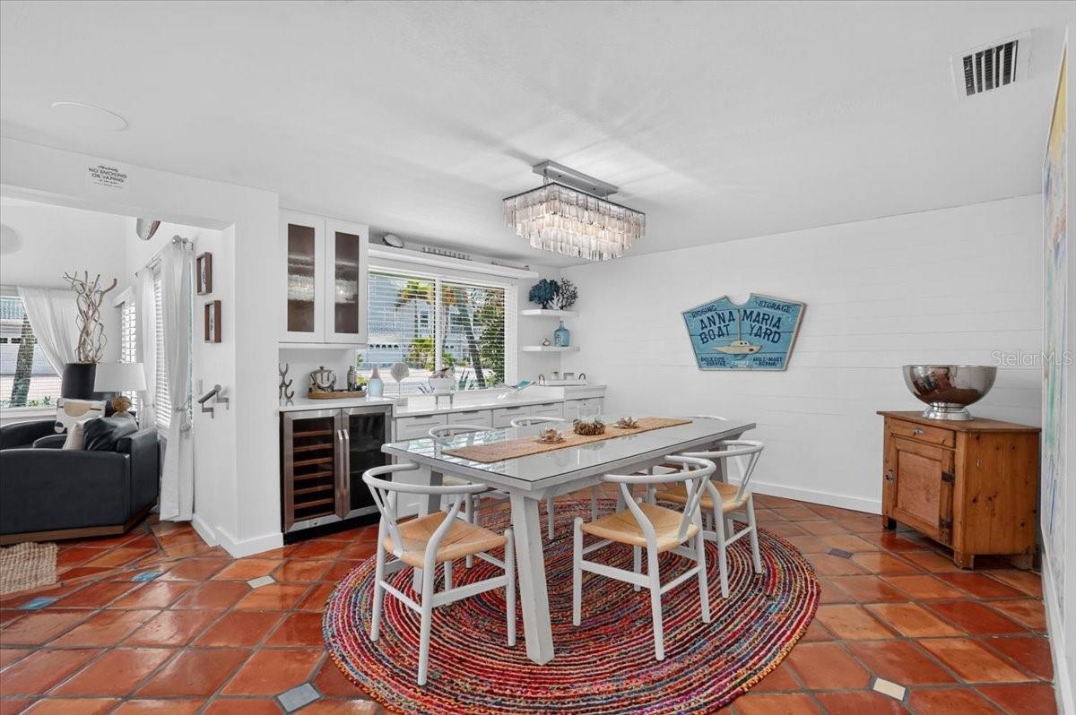 6203 HOLMES BLVD — photo 15