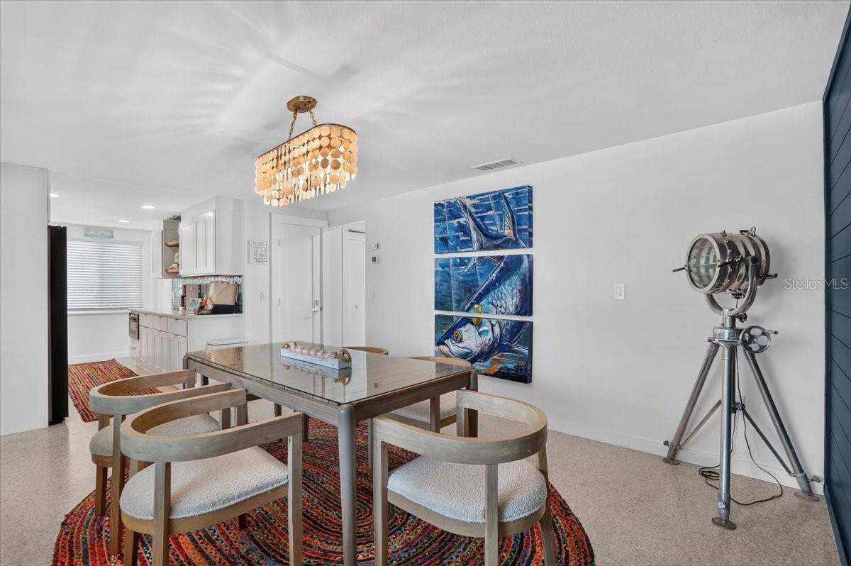 6203 HOLMES BLVD — photo 44