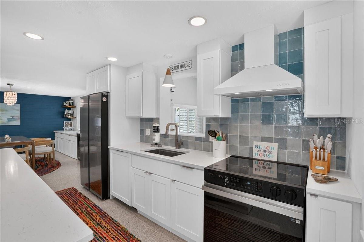 6203 HOLMES BLVD — photo 45