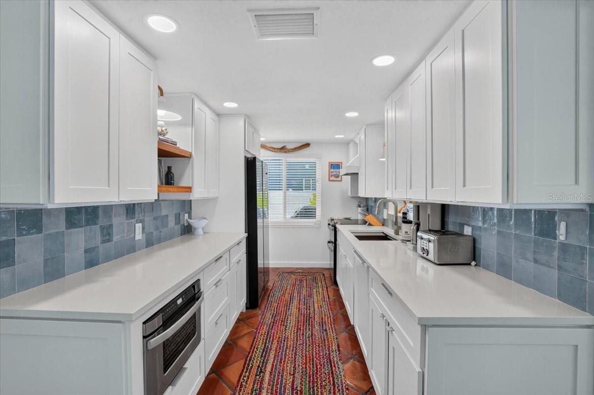 6203 HOLMES BLVD — photo 17