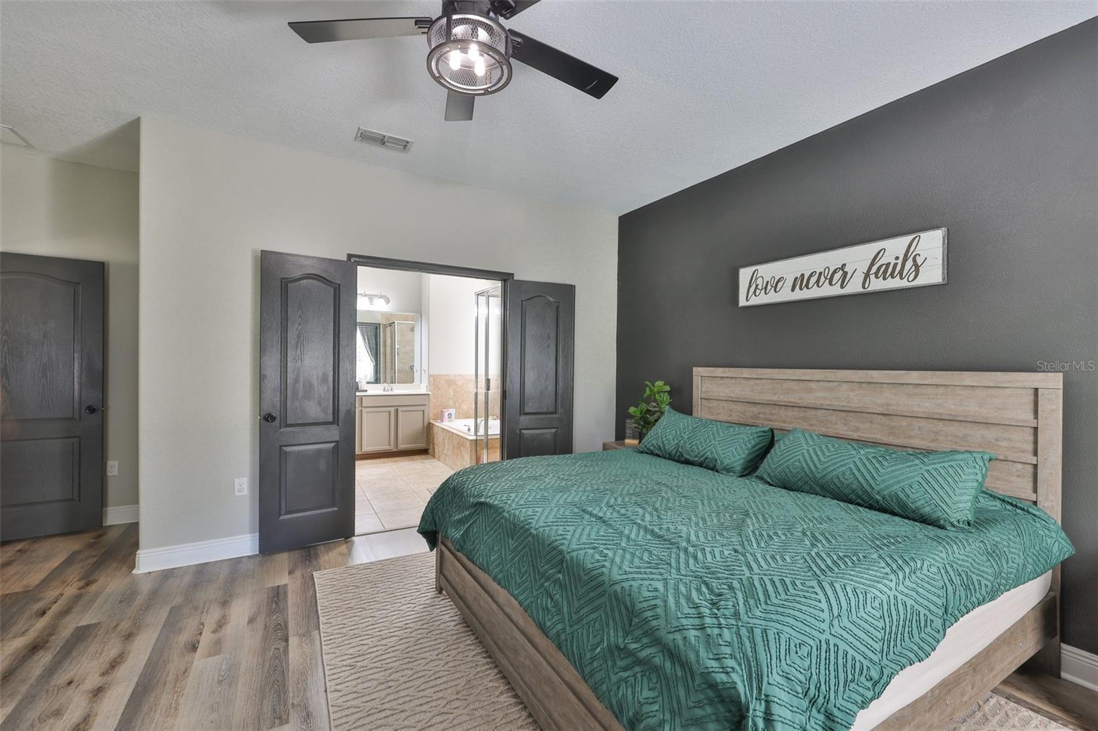7912 HAMPTON LAKE DR — photo 17