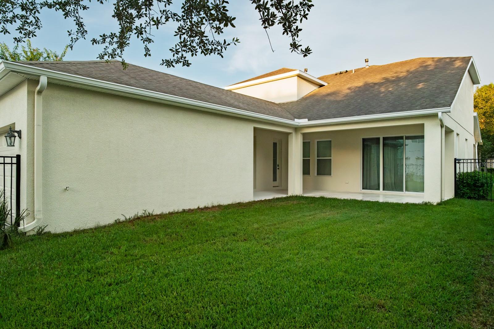 7912 HAMPTON LAKE DR — photo 30