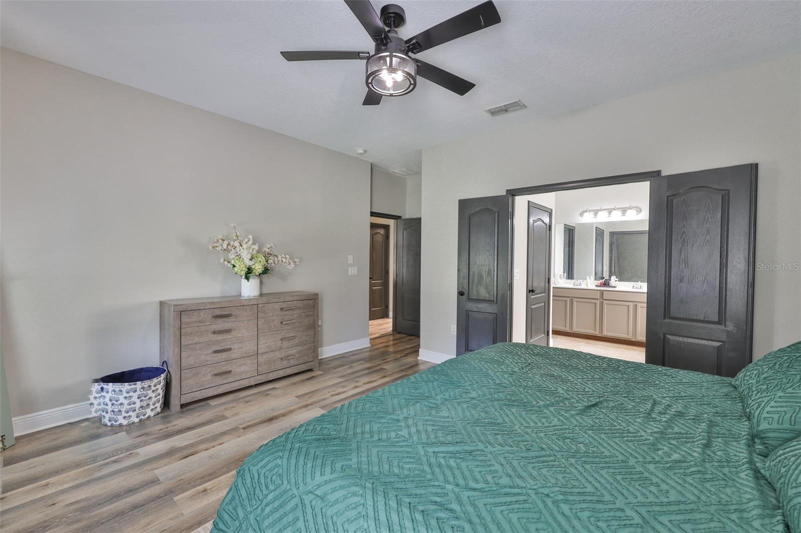 7912 HAMPTON LAKE DR — photo 18