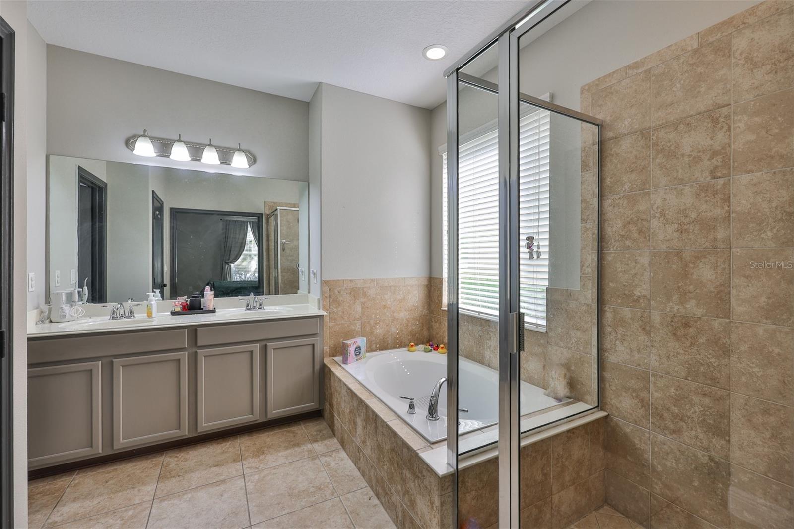 7912 HAMPTON LAKE DR — photo 19