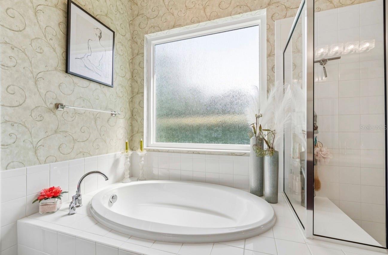 13800 CREST LAKE DR — photo 32