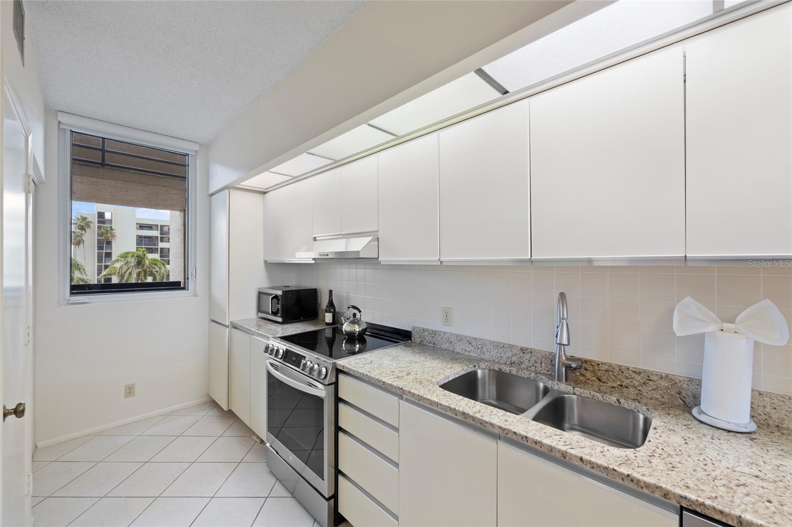 1095 GULF OF MEXICO DR #303 — photo 11
