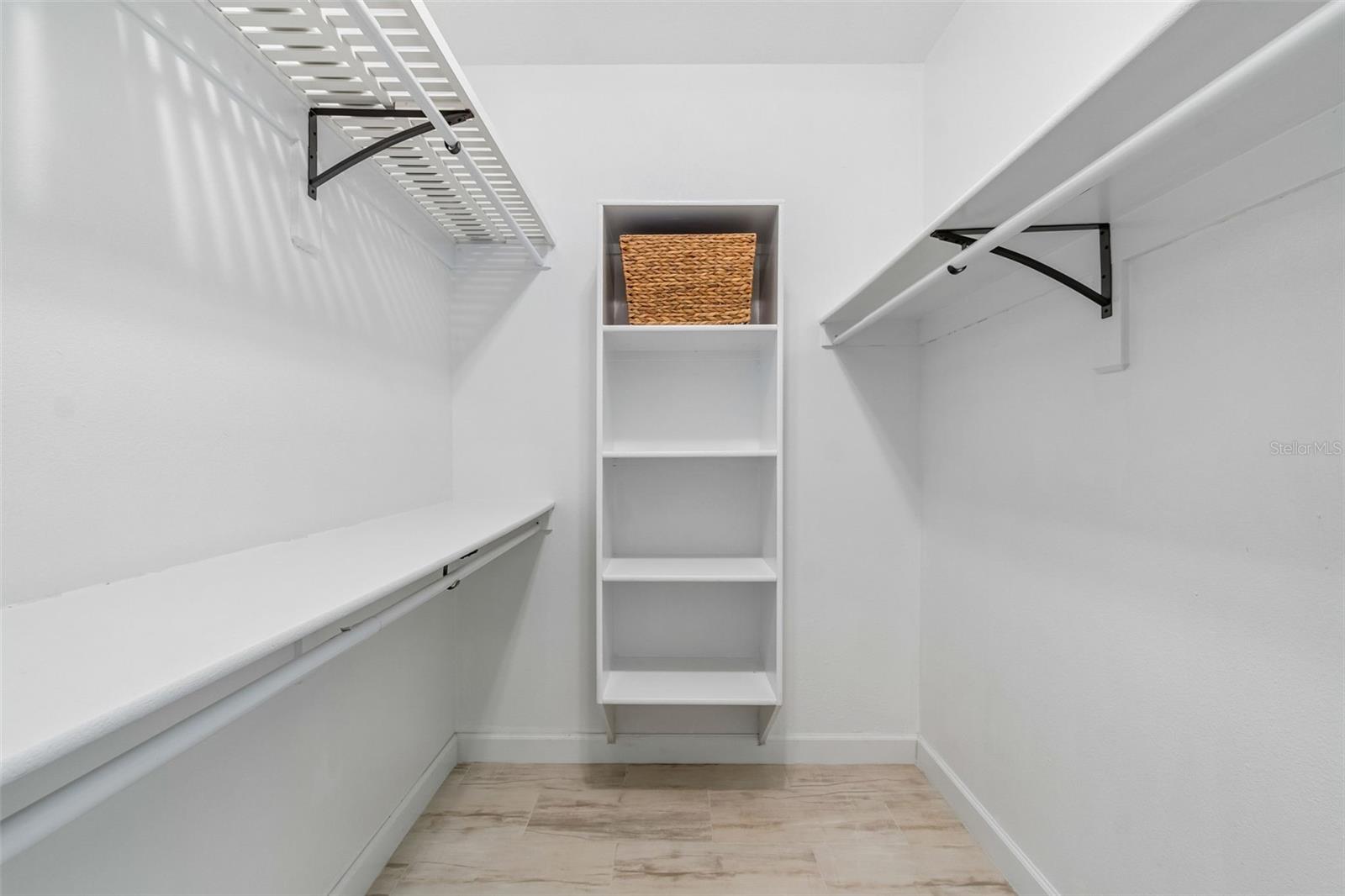 4627 TRAILS DR — photo 35