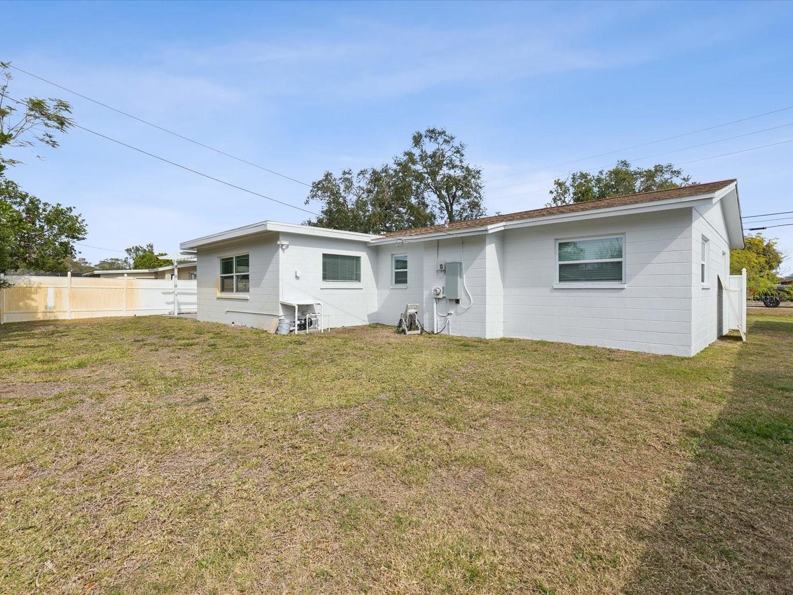 10264 OAKHURST RD — photo 36
