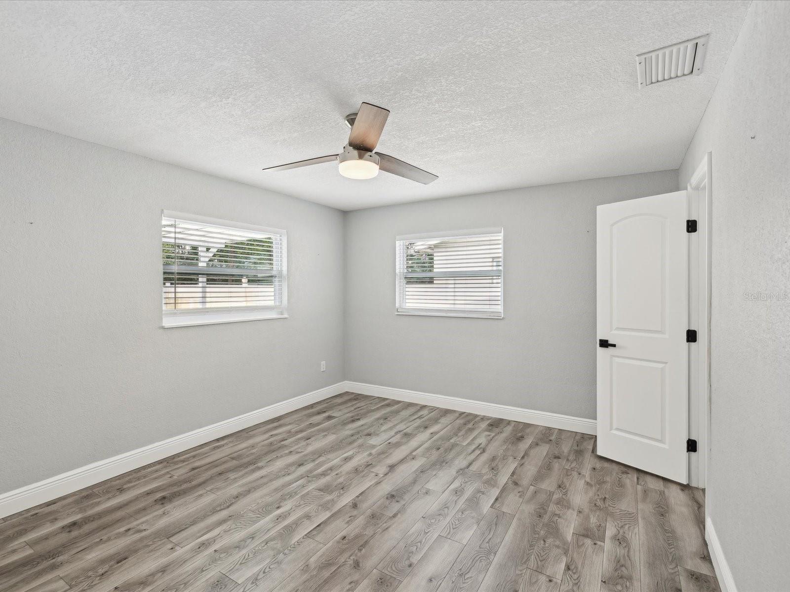 10264 OAKHURST RD — photo 25