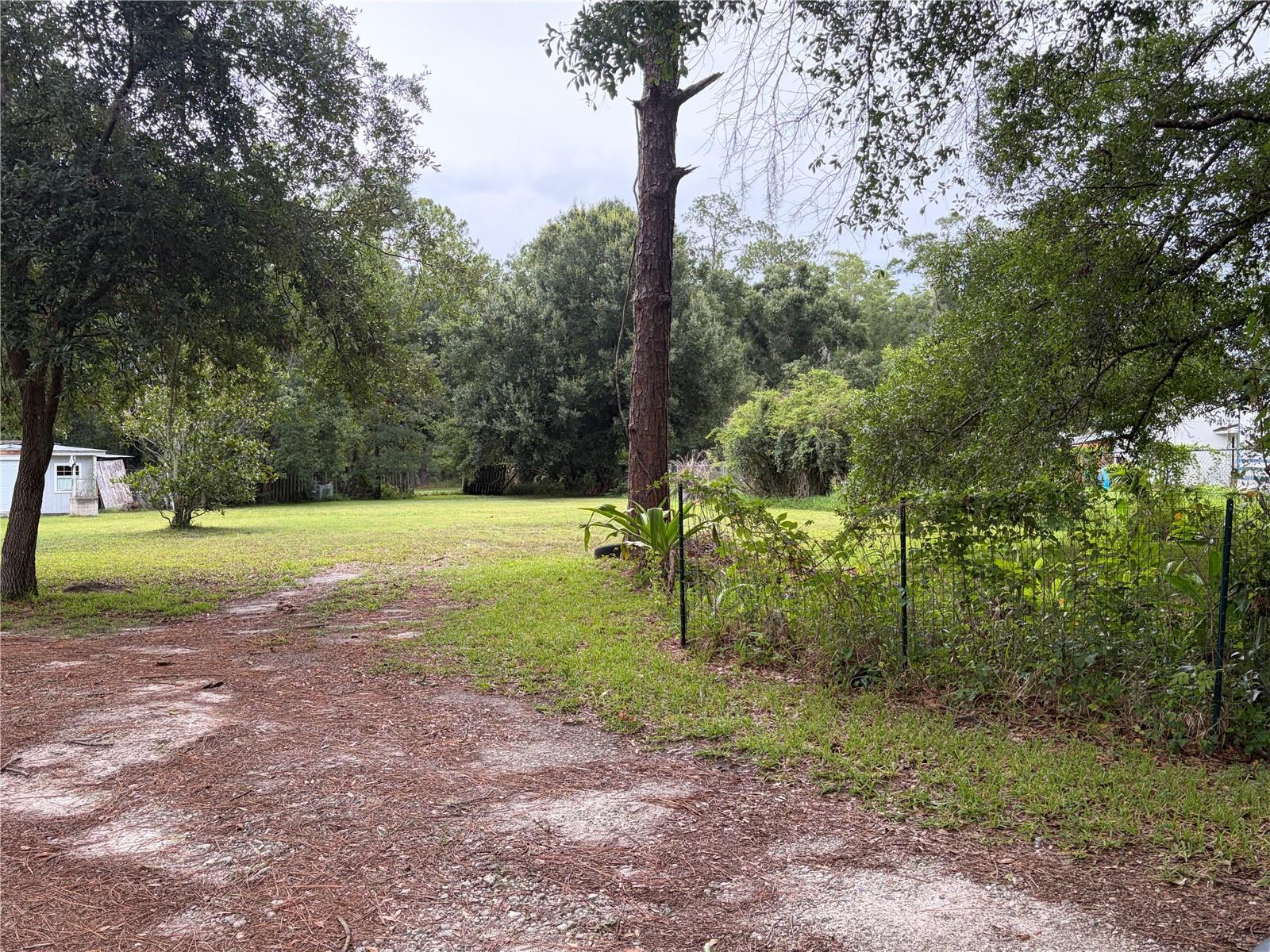 6900 ANGUS VALLEY DR — photo 2