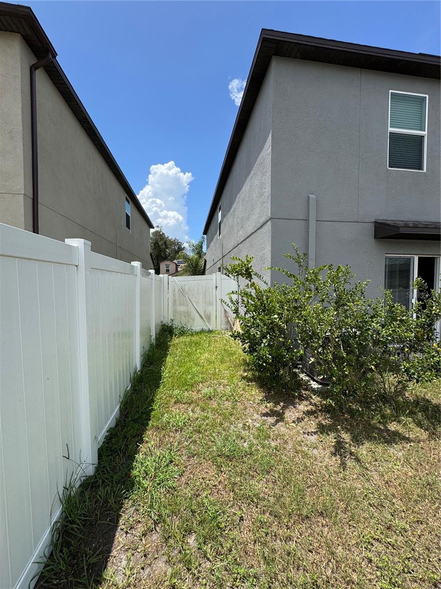 36569 SMITHFIELD LN — photo 29