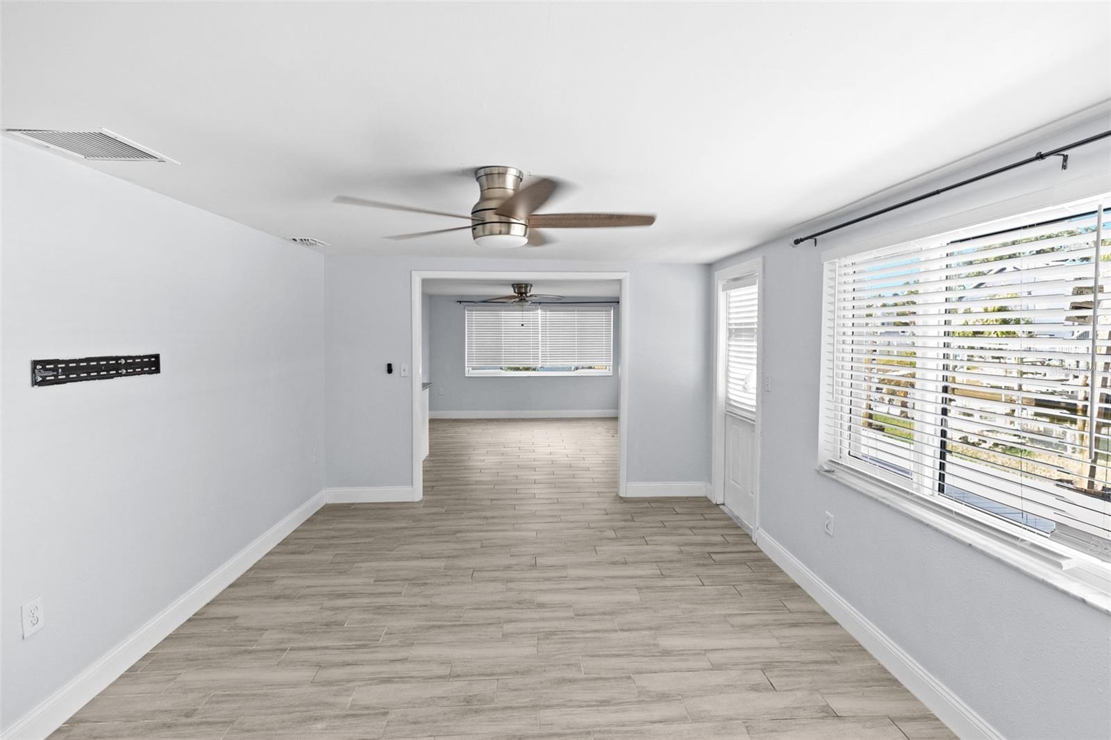 13916 SOMMERS AVE — photo 14