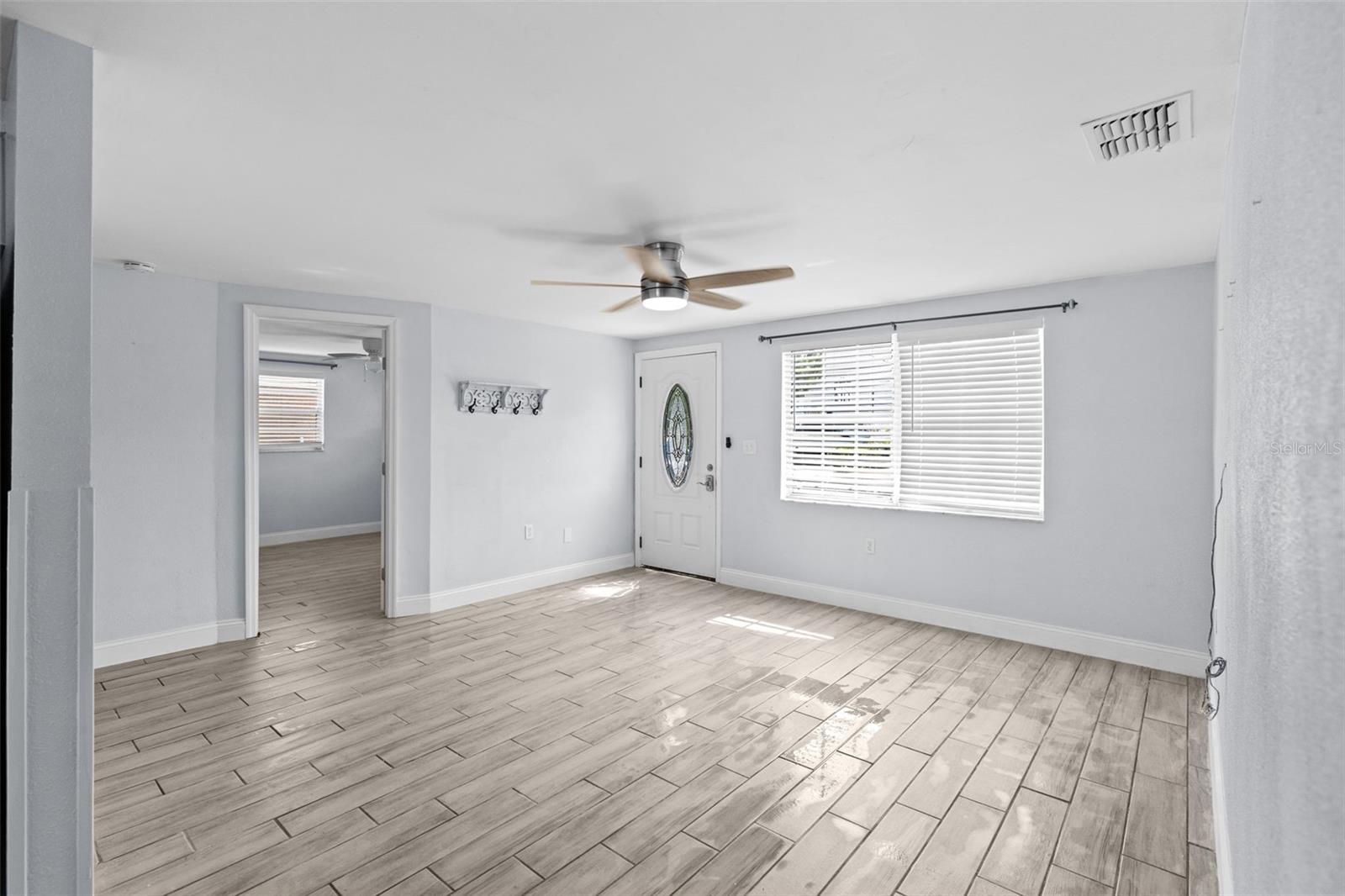13916 SOMMERS AVE — photo 5