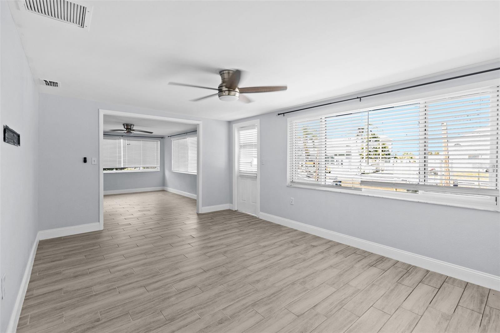 13916 SOMMERS AVE — photo 12