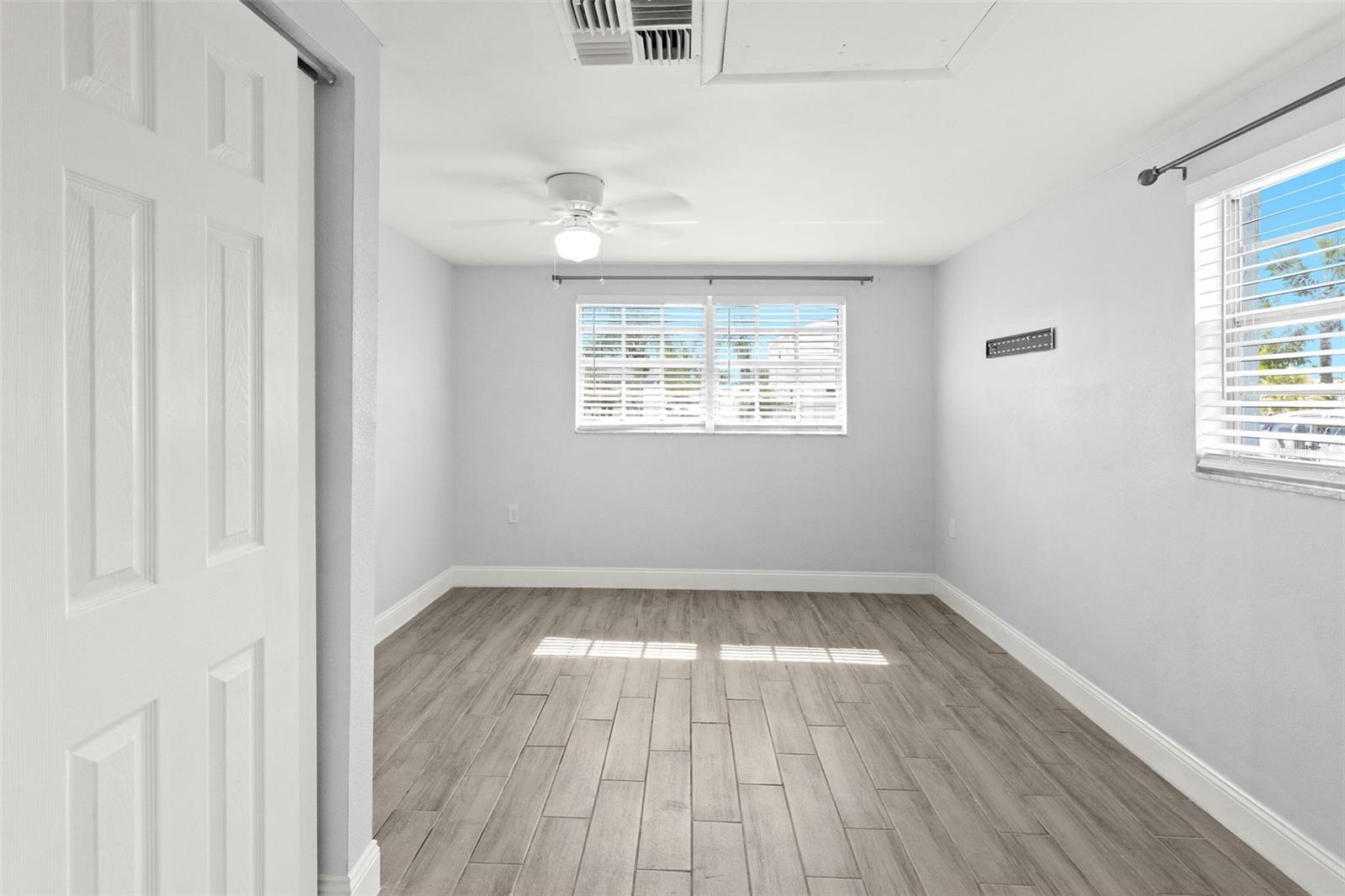 13916 SOMMERS AVE — photo 16