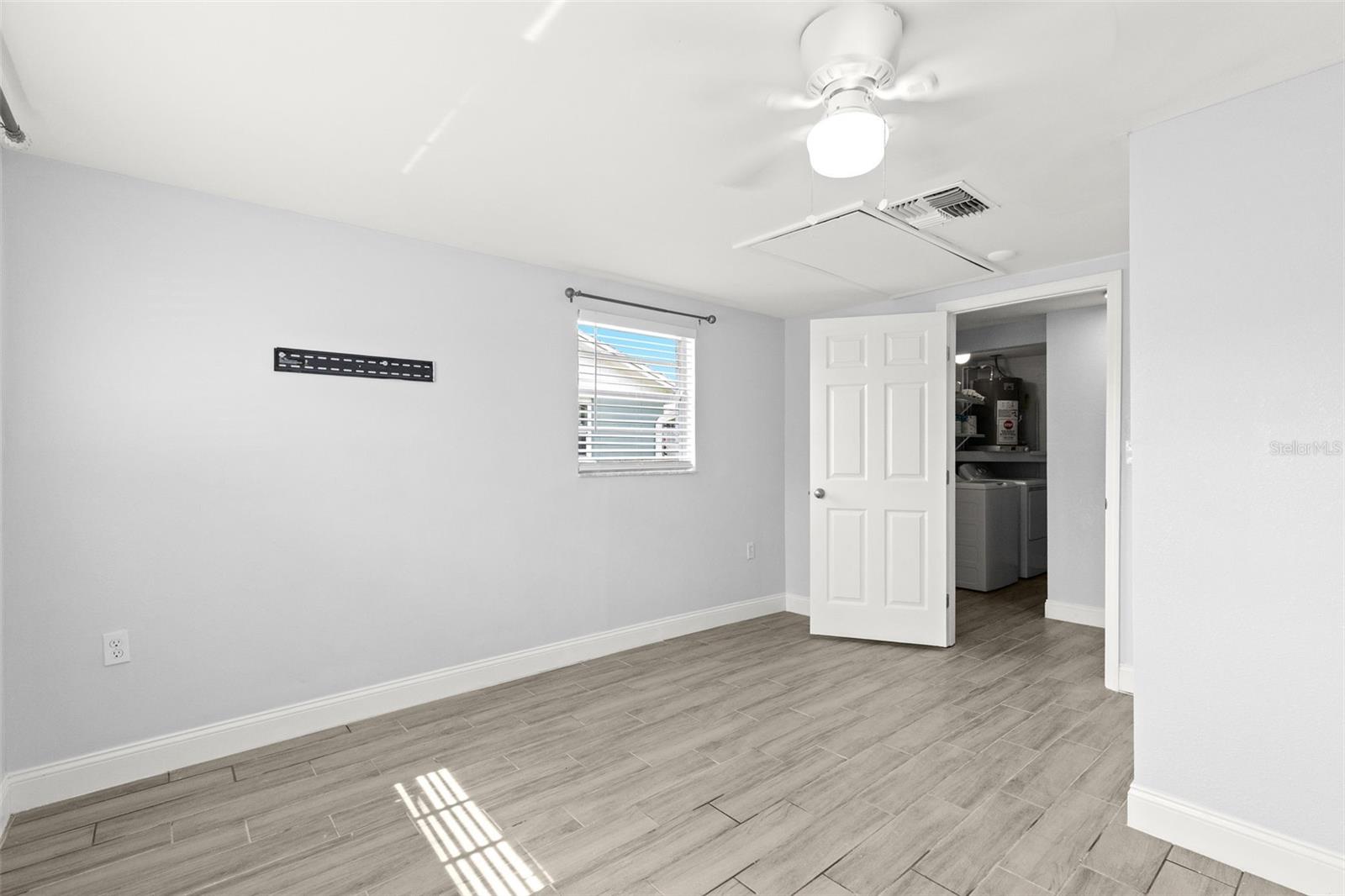 13916 SOMMERS AVE — photo 17
