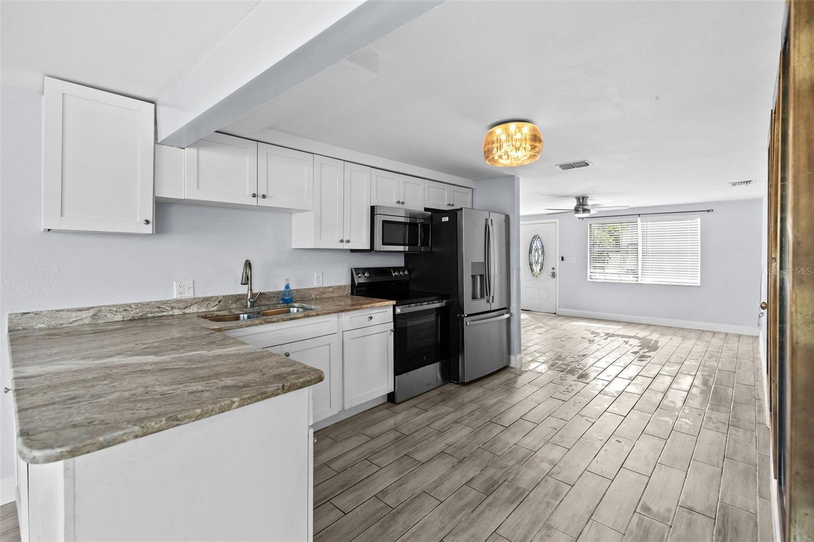 13916 SOMMERS AVE — photo 7