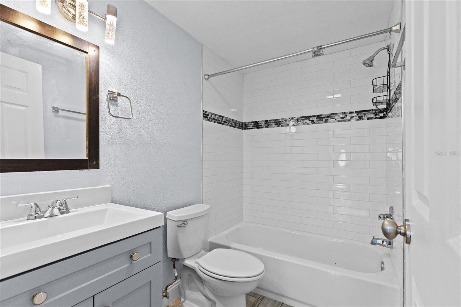 13916 SOMMERS AVE — photo 26