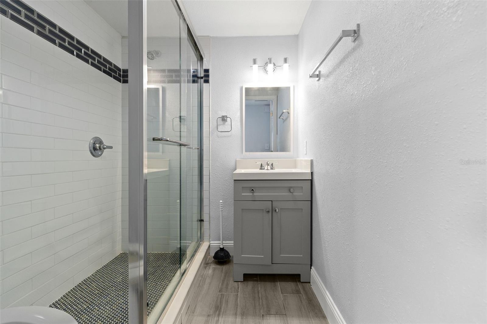 13916 SOMMERS AVE — photo 19