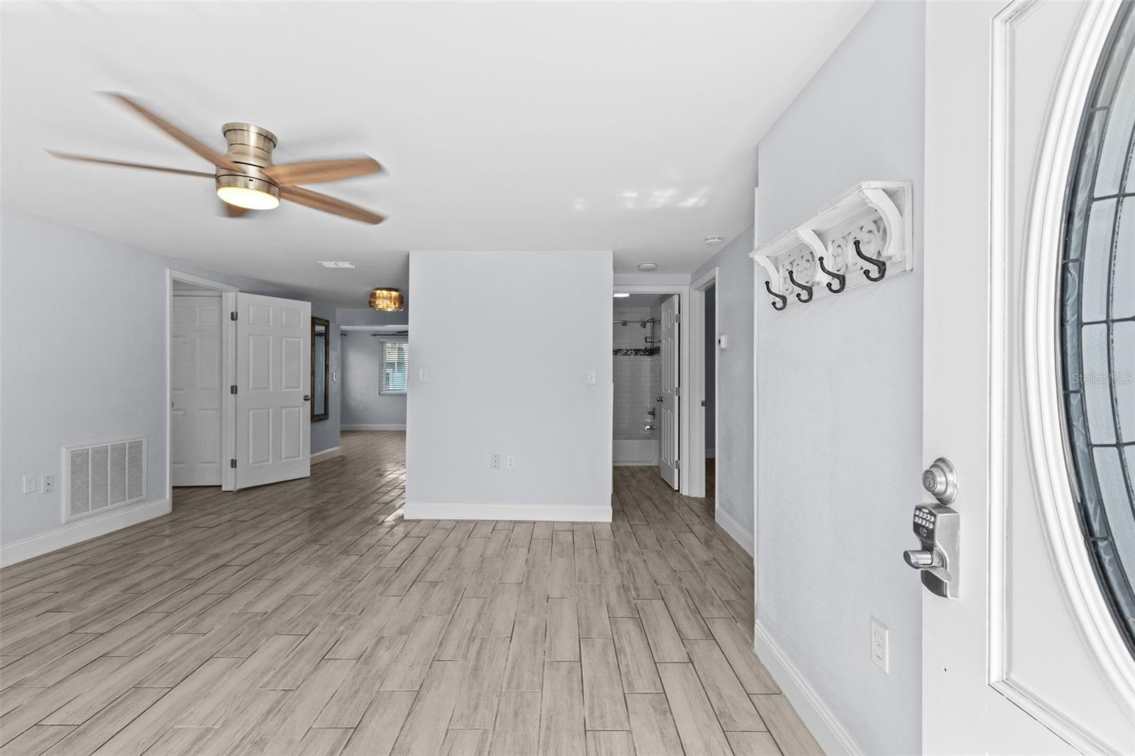 13916 SOMMERS AVE — photo 3