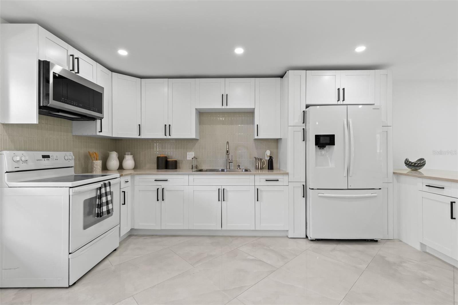 2614 COVE CAY DR #106 — photo 8