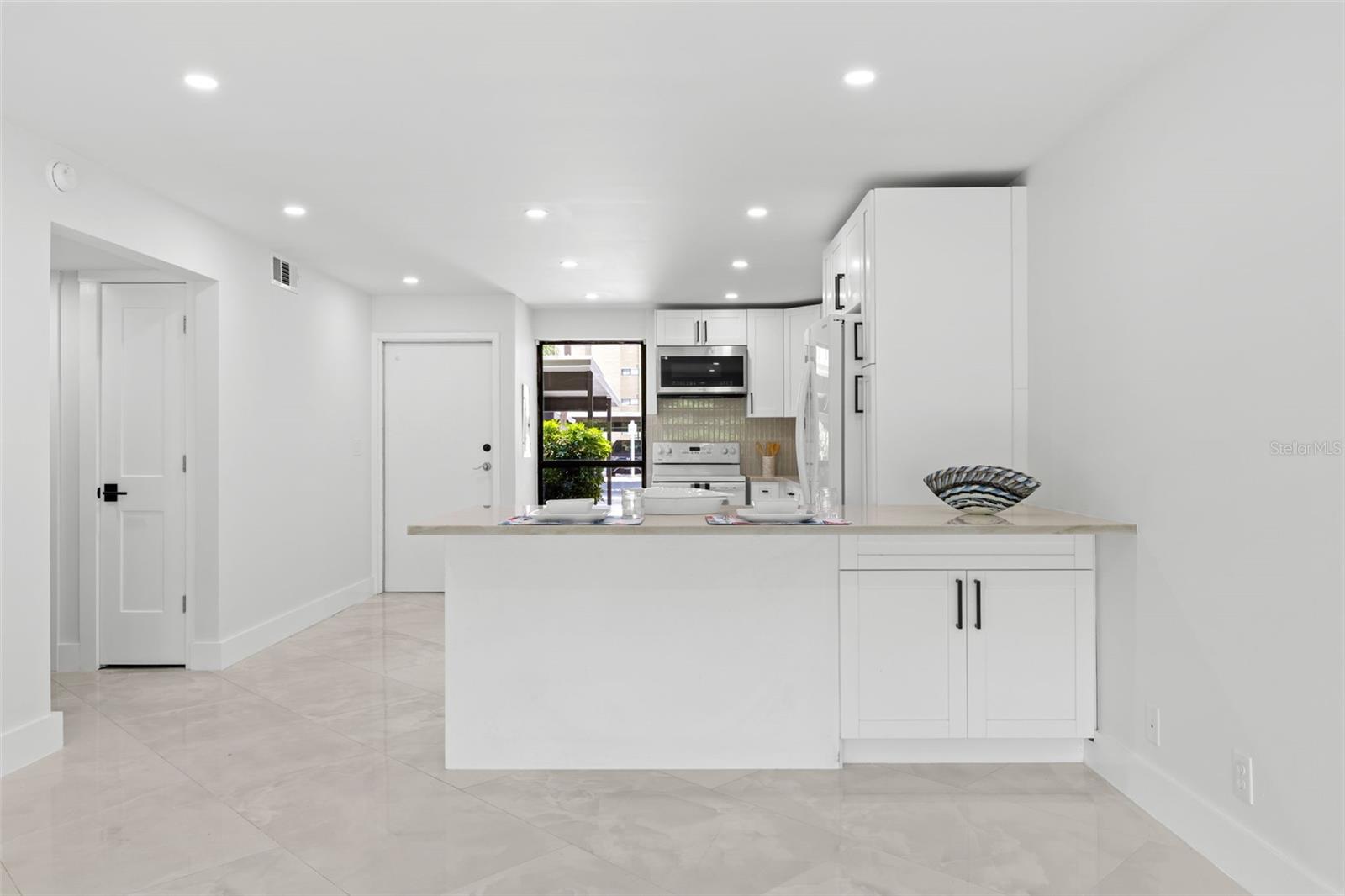 2614 COVE CAY DR #106 — photo 4